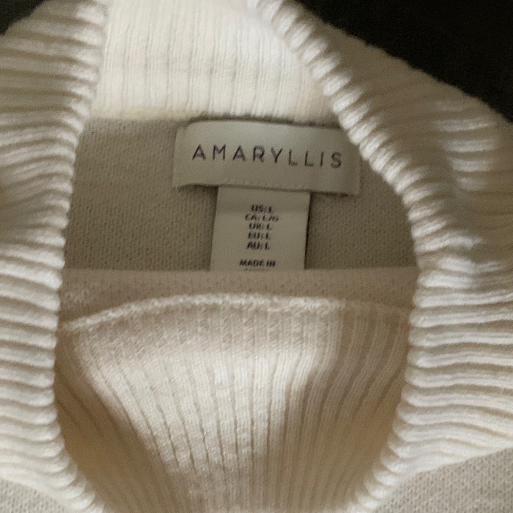 Amaryllis Ivory Floral Sleeve Sweater - Picture 4 of 6